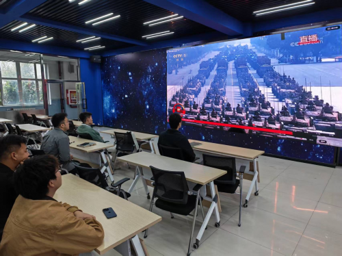 主题党日丨支部开展“踏出铿锵之步，唱响昂首之歌”观看“抗战胜利80周年阅兵”主题党日活动